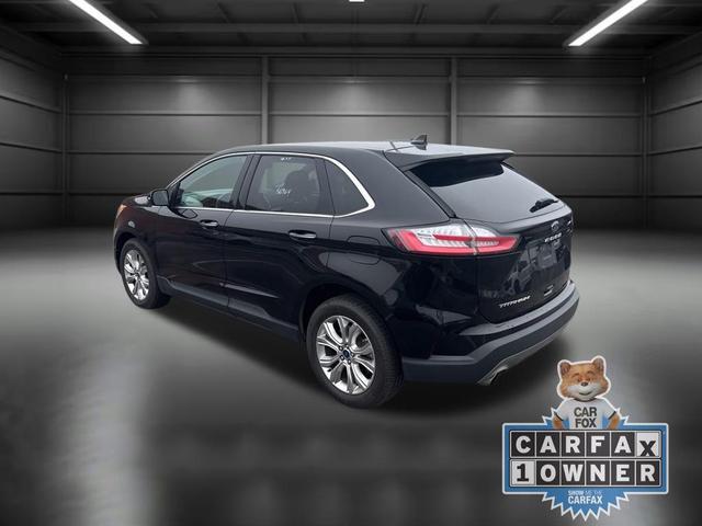 Photo of 2022 AGATE BLACK METALLIC Ford Edge