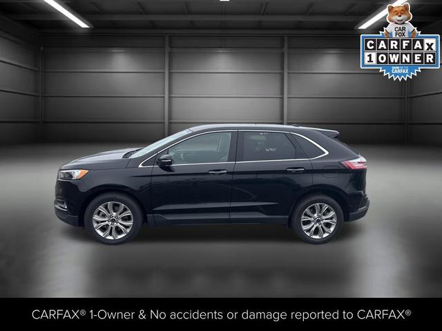 Photo of 2022 AGATE BLACK METALLIC Ford Edge