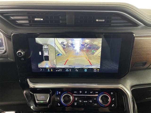 Photo of 2023 White Frost Tricoat GMC Sierra 1500