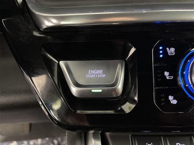 Photo of 2023 White Frost Tricoat GMC Sierra 1500