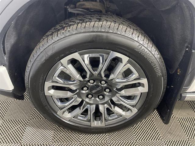 Photo of 2023 White Frost Tricoat GMC Sierra 1500