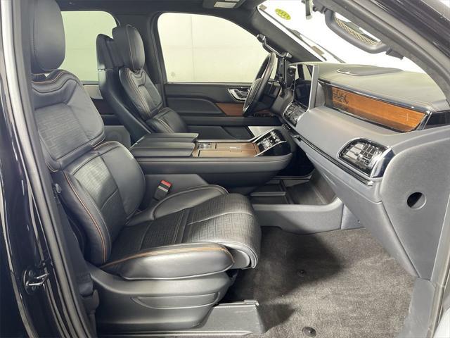 Photo of 2024 INFINITE BLACK MET CC Lincoln Navigator