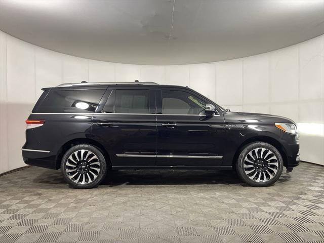 Photo of 2024 INFINITE BLACK MET CC Lincoln Navigator