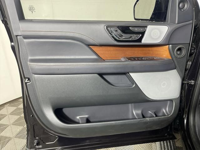 Photo of 2024 INFINITE BLACK MET CC Lincoln Navigator