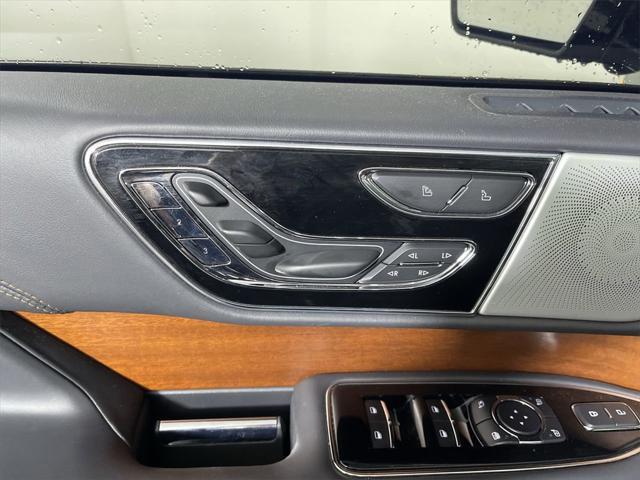 Photo of 2024 INFINITE BLACK MET CC Lincoln Navigator