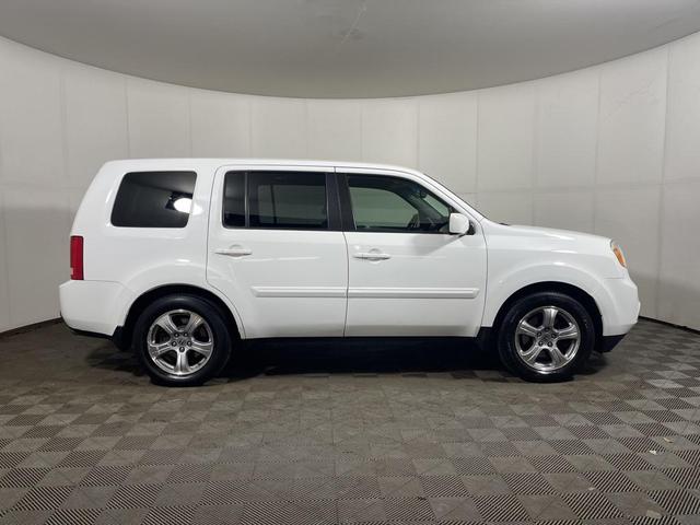 Photo of 2012 Taffeta White Honda Pilot