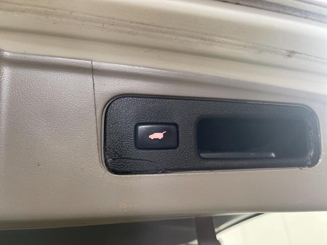 Photo of 2012 Taffeta White Honda Pilot