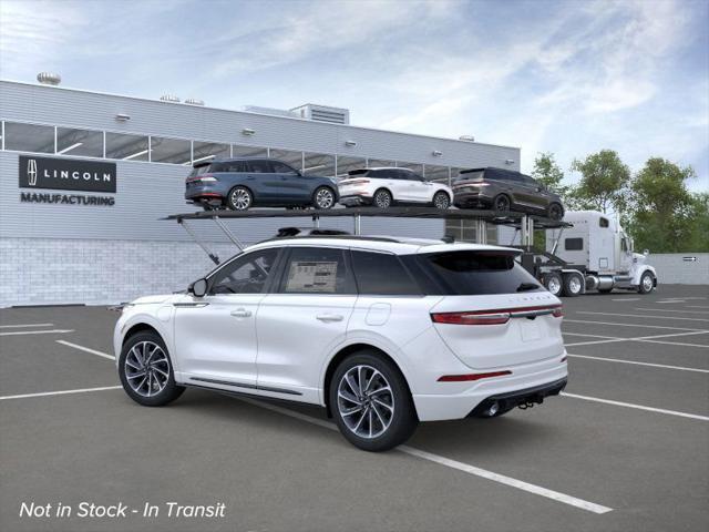 Photo of 2025 White Lincoln Corsair