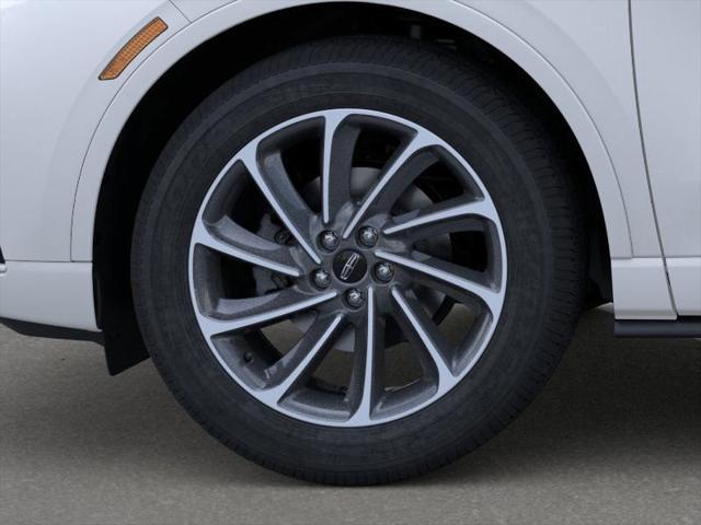 Photo of 2025 White Lincoln Corsair