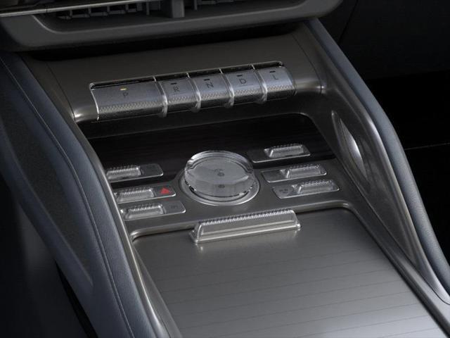Photo of 2025 LUSTROUS GRAY METALLIC Lincoln Nautilus