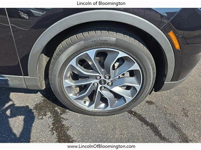 Photo of 2022 INFINITE BLACK MET CC Lincoln Nautilus