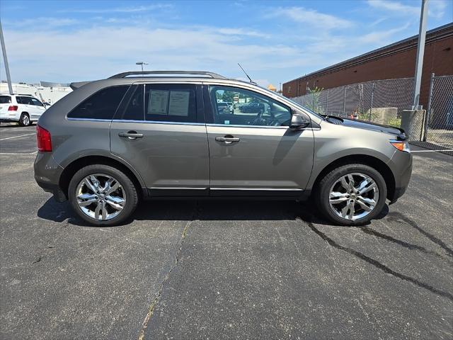 Photo of 2013 MINERAL GRAY METALLIC Ford Edge