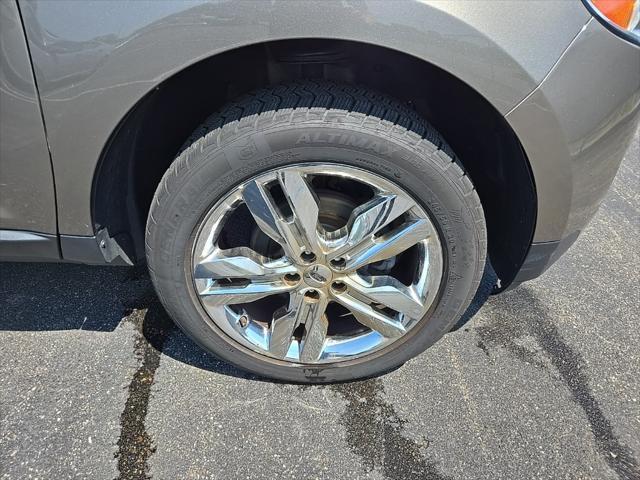 Photo of 2013 MINERAL GRAY METALLIC Ford Edge