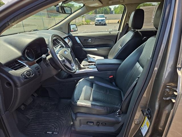 Photo of 2013 MINERAL GRAY METALLIC Ford Edge