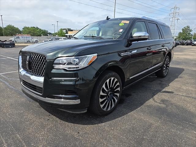 Photo of 2023 MANHATTAN GREEN MET PREM Lincoln Navigator