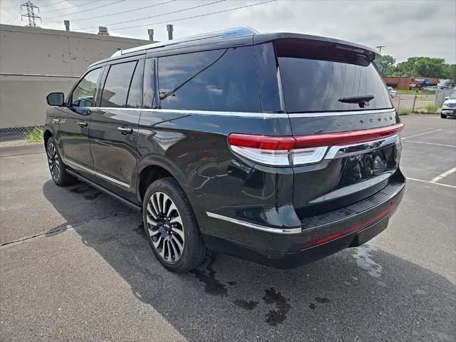 Photo of 2023 MANHATTAN GREEN MET PREM Lincoln Navigator