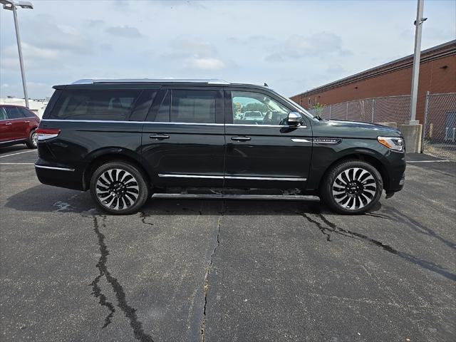 Photo of 2023 MANHATTAN GREEN MET PREM Lincoln Navigator
