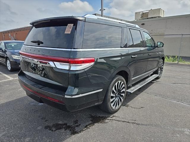 Photo of 2023 MANHATTAN GREEN MET PREM Lincoln Navigator