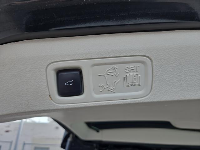 Photo of 2023 MANHATTAN GREEN MET PREM Lincoln Navigator