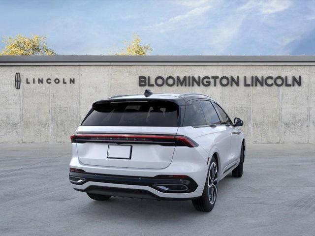 Photo of 2025 WHITE PLATINUM MET 3C Lincoln Nautilus