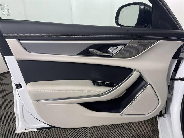 Photo of 2024 Fuji White Jaguar XF