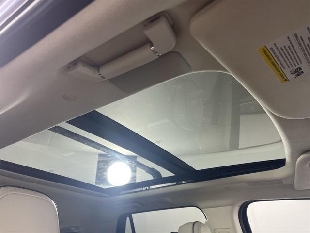 Photo of 2024 CHRMA CRYSTL BLUE MET PC Lincoln Navigator
