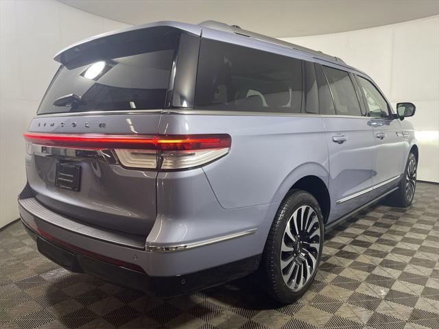 Photo of 2024 CHRMA CRYSTL BLUE MET PC Lincoln Navigator