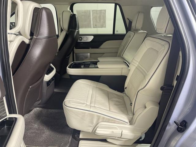 Photo of 2024 CHRMA CRYSTL BLUE MET PC Lincoln Navigator