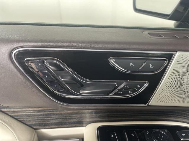 Photo of 2024 CHRMA CRYSTL BLUE MET PC Lincoln Navigator
