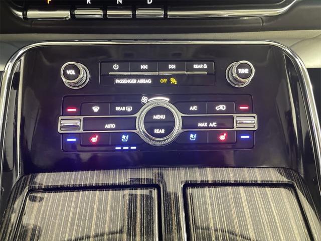Photo of 2024 CHRMA CRYSTL BLUE MET PC Lincoln Navigator