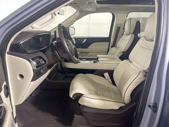 Photo of 2024 CHRMA CRYSTL BLUE MET PC Lincoln Navigator