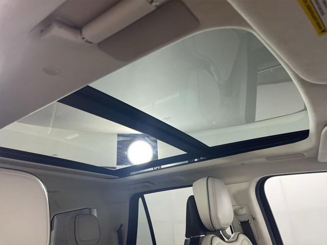 Photo of 2023 PRISTINE WHITE METALLIC 3C Lincoln Navigator