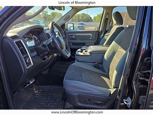 Photo of 2018 Brilliant Black Crystal Pearlcoat RAM 1500