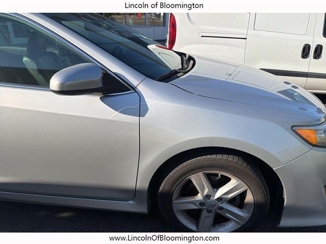 Photo of 2012 Classic Silver Metallic Toyota Camry