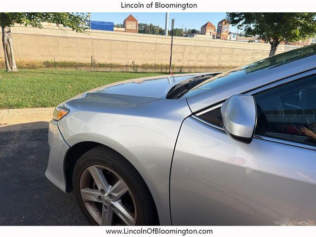 Photo of 2012 Classic Silver Metallic Toyota Camry