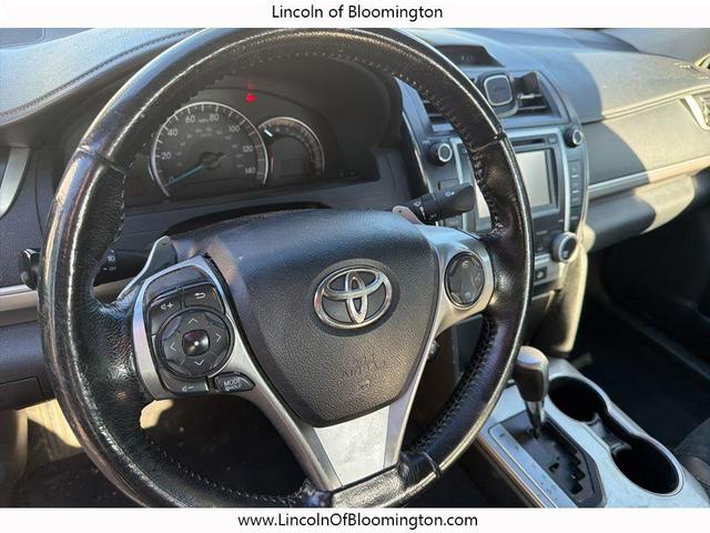 Photo of 2012 Classic Silver Metallic Toyota Camry