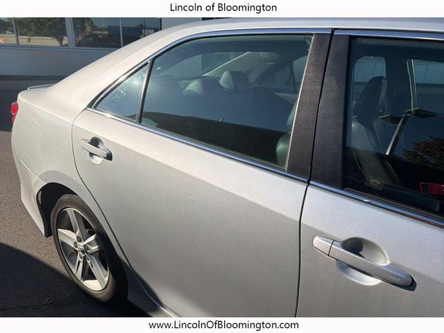 Photo of 2012 Classic Silver Metallic Toyota Camry