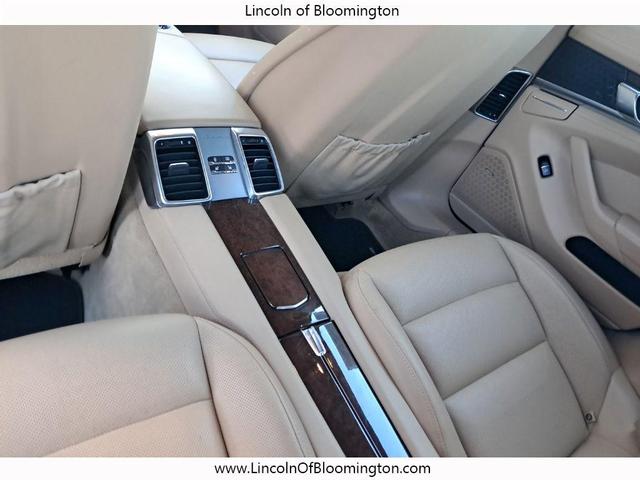 Photo of 2013 Dark Blue Metallic Porsche Panamera