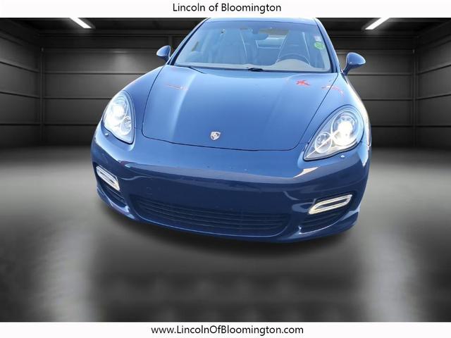 Photo of 2013 Dark Blue Metallic Porsche Panamera