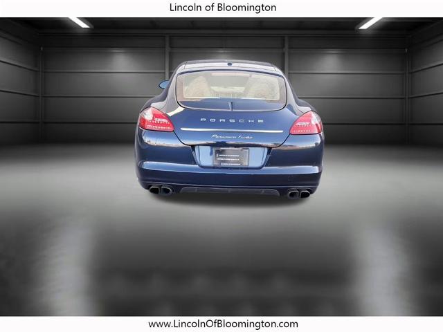 Photo of 2013 Dark Blue Metallic Porsche Panamera