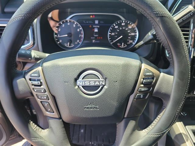 Photo of 2024 Super Black Nissan Titan