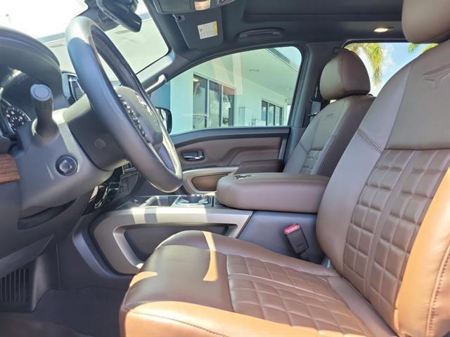 Photo of 2024 Super Black Nissan Titan