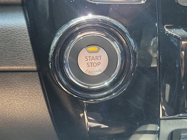 Photo of 2024 Super Black Nissan Titan