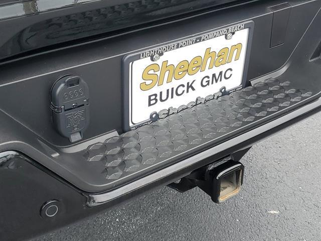 Photo of 2024 Onyx Black GMC Canyon