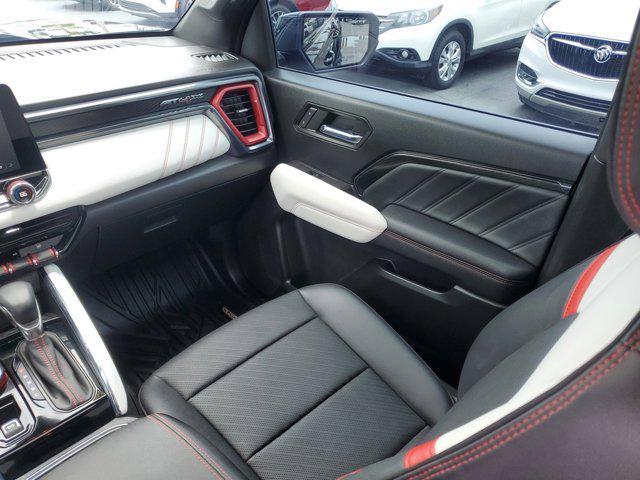 Photo of 2024 Onyx Black GMC Canyon