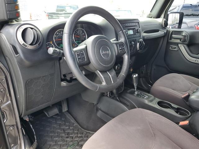 Photo of 2014 GREY Jeep Wrangler Unlimited