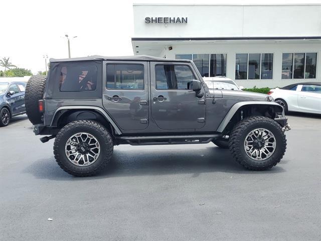 Photo of 2014 GREY Jeep Wrangler Unlimited