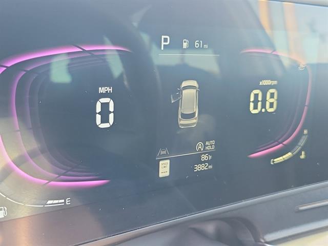Photo of 2024 Glacial White Pearl Kia Sportage