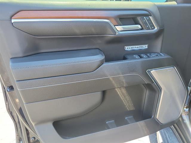 Photo of 2024 Onyx Black GMC Sierra 1500