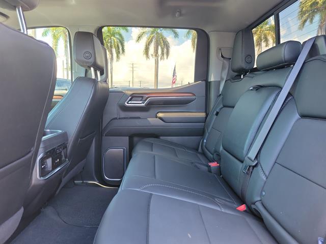 Photo of 2024 Onyx Black GMC Sierra 1500